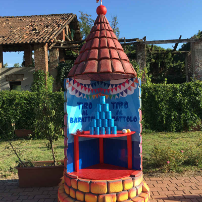 Gioco per bambini Tiro ai barattoli